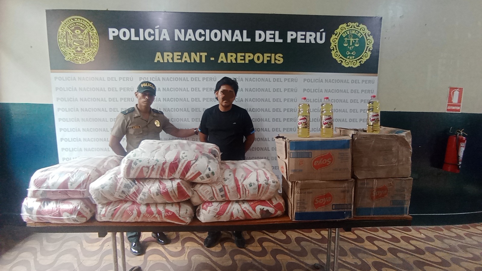 Policía fiscal incauta productos de contrabando 