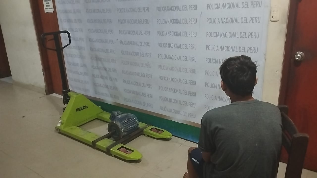 Agentes de la Comisaria de Moronacocha intervienen a menor en posesión de equipo hidráulico y motobomba robada