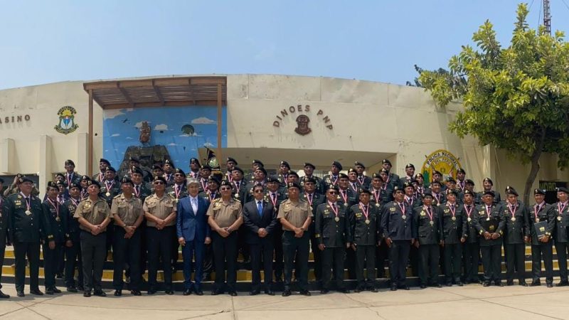 Veteranos de guerra Dinoes «héroes de la pacificación nacional»