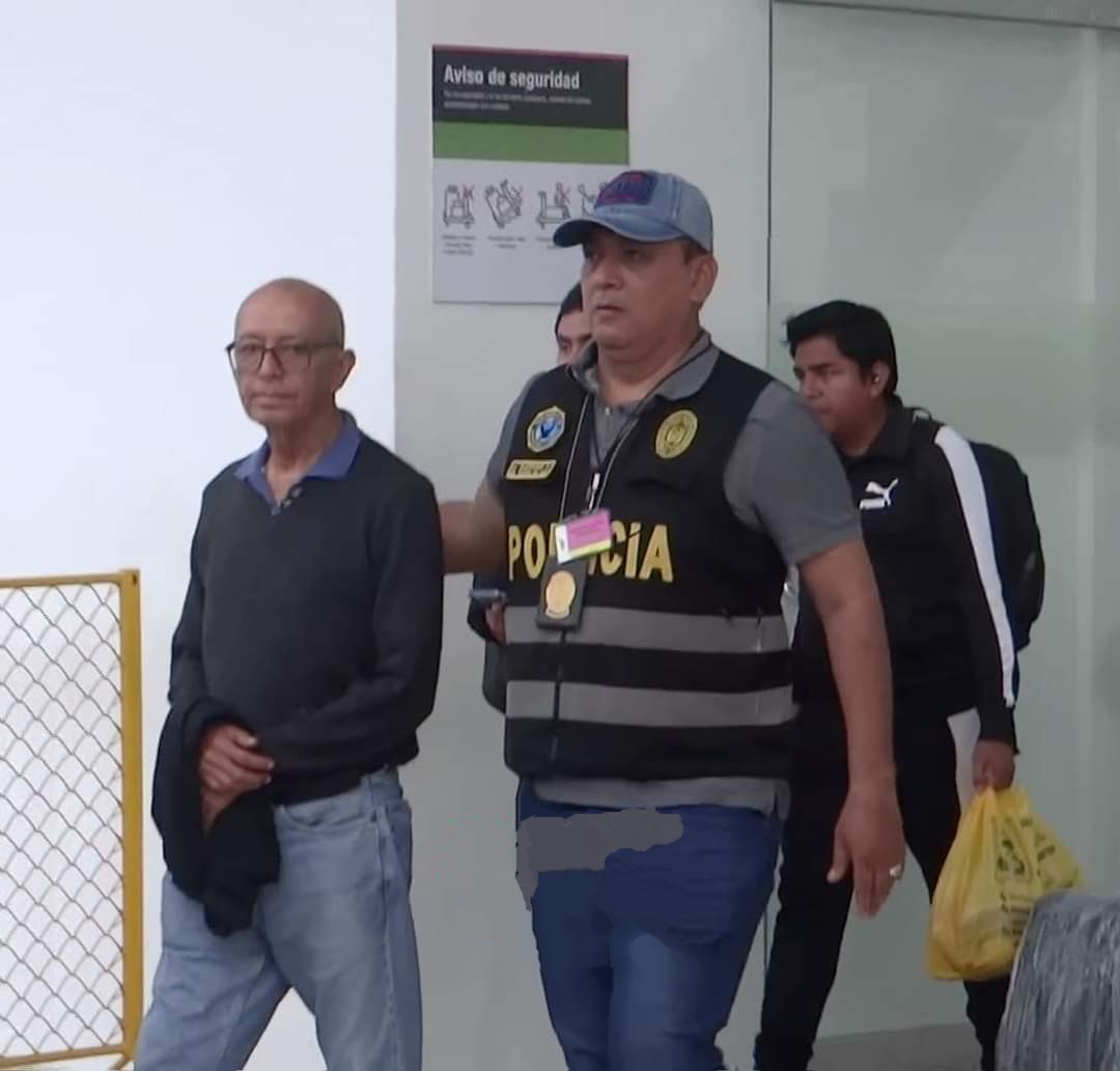 Policías detienen en el aeropuerto de Lima a alcalde de Pebas