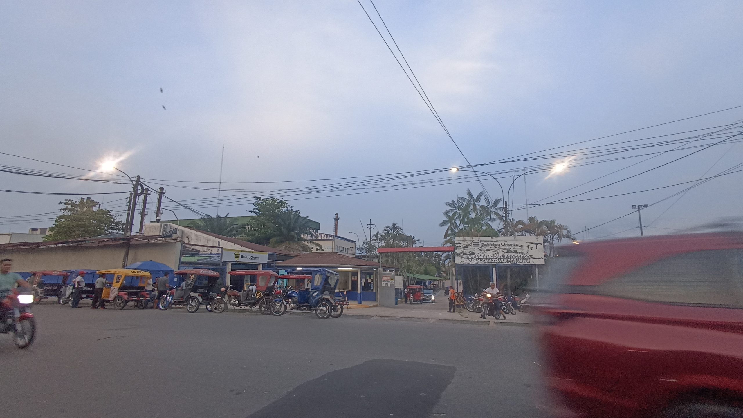 Varios sectores de Iquitos quedaron sin luz