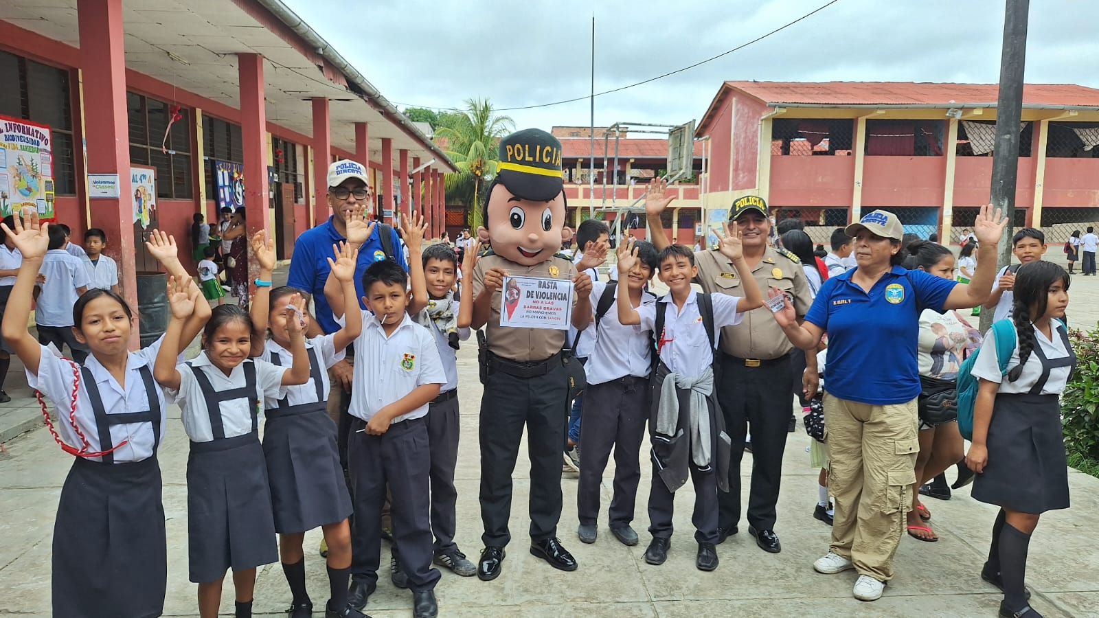 La policía comunitaria de la comisaría de Punchana realizó campaña de sensibilización preventiva