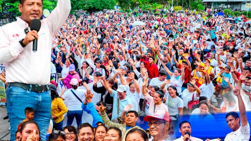 Gobernador René Chávez entrega resolución de saneamiento físico legal a A.H. San José