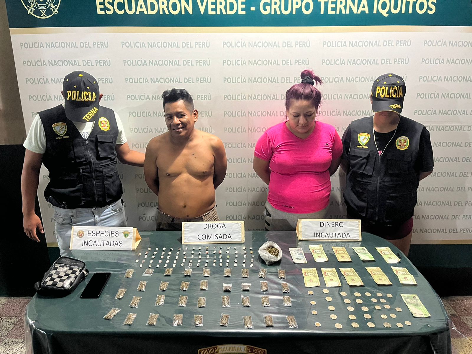 Agentes PNP del Grupo Terna Iquitos detienen a sujetos