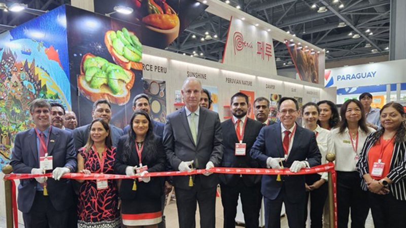 Canciller González-Olaechea inauguró pabellón peruano en la feria Seoul Food 2024