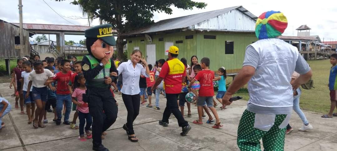 La policía comunitaria de Pebas juramenta junta vecinal