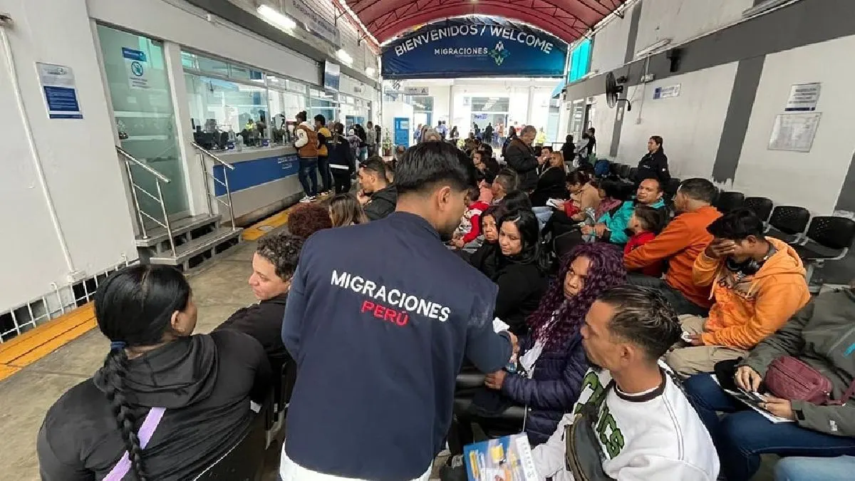 A partir del 2 de julio, los ciudadanos venezolanos deberán presentar visa y pasaporte para ingresar al Perú