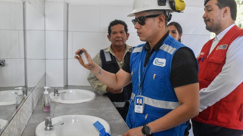 Verifican cloración del agua potable en colegios de Iquitos