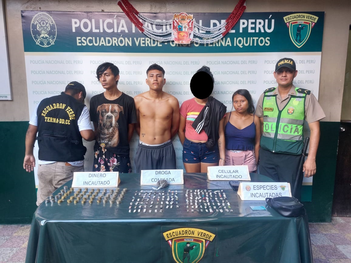 Detienen a cuatro jóvenes con cocaína y dinero en efectivo