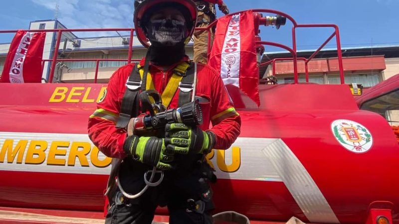 Los bomberos voluntarios del Perú