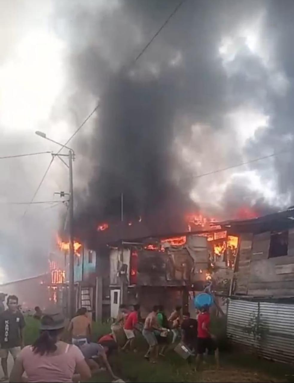 Incendio arrasa con 11 viviendas de material rústico en Belén