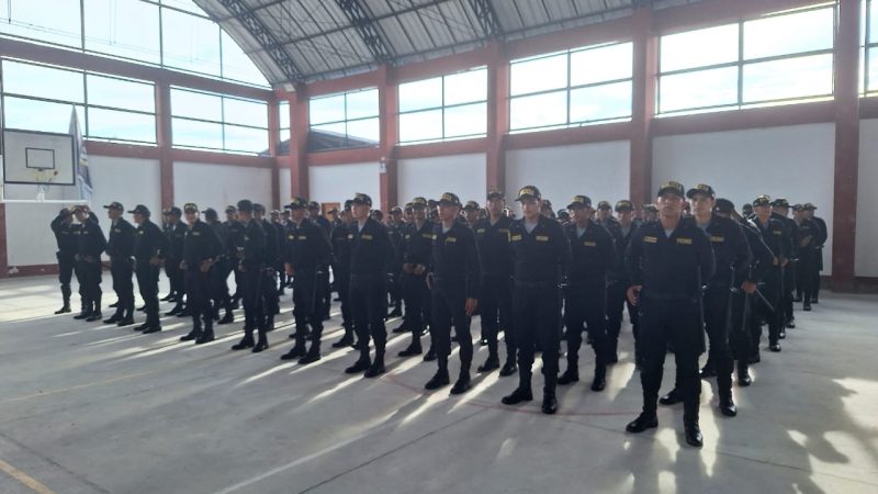 Policía comunitaria fomenta civismo y valores patrióticos