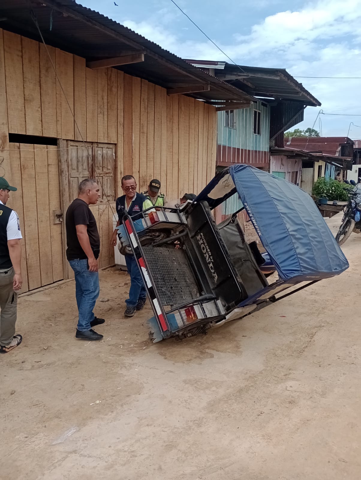 Serenazgo sin fronteras recupera motocarro hurtado